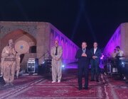 مردم، هنرمندان و مسئولان در جشن «امت ماه» سفیران زاینده‌رود شدند