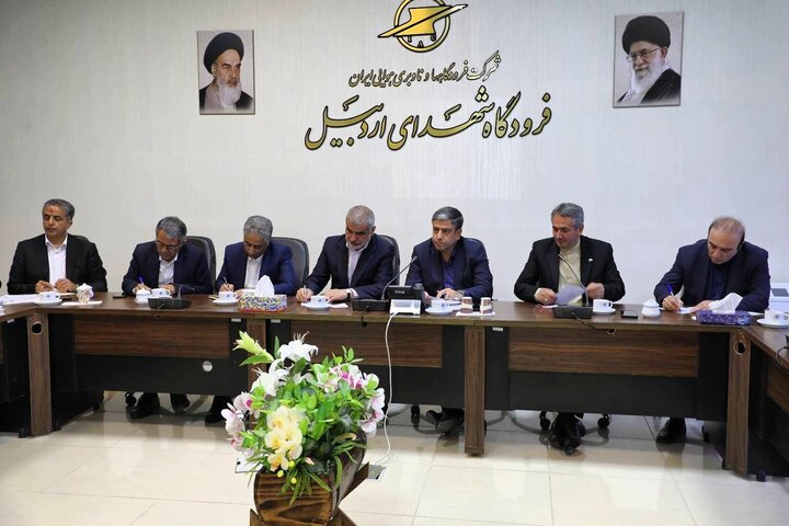 فعالان اقتصادی و صنعتی کشور در سخت‌ترین شرایط در سنگر تولید ایستاده‌اند