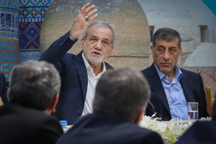 راه عبور از مشکلات مشارکت و انسجام عمومی است