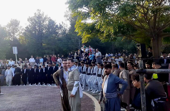 دومین جشنواره منطقه‌ای هەلپەرکی سقز آغاز شد