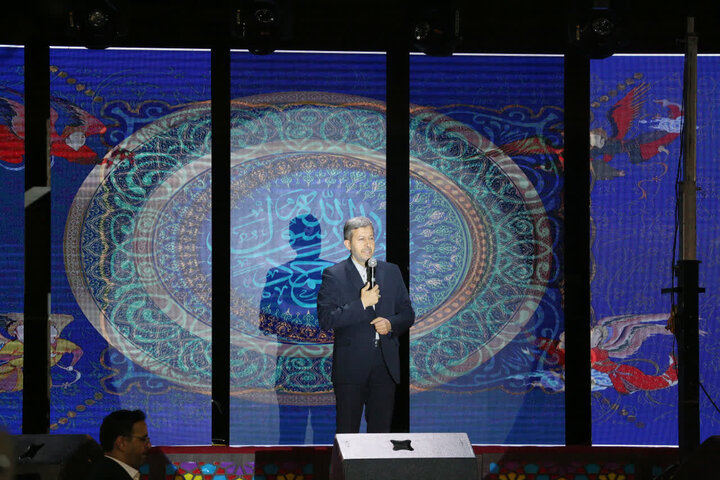 برای شادی و آبادانی مردم تلاش می‌کنیم