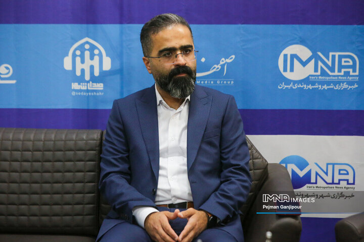 استفاده از جاروی رباتیک برای نظافت هوشمند میدان امام (ره) اصفهان تا ۳ ماه آینده