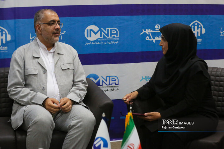 برنامه‌ریزی برای پاسخگویی ۲۴ ساعته با ربات‌ها و تلفن هوشمند در آرامستان‌های شهر اصفهان