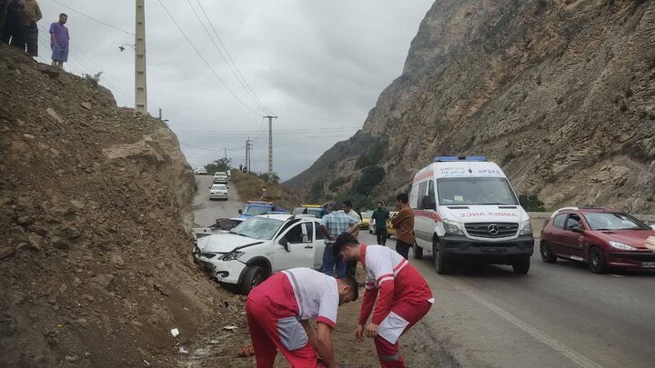 یک فوتی و دو مصدوم  بر اثر تصادف زنجیره‌ای سه خودرو در محور سوادکوه