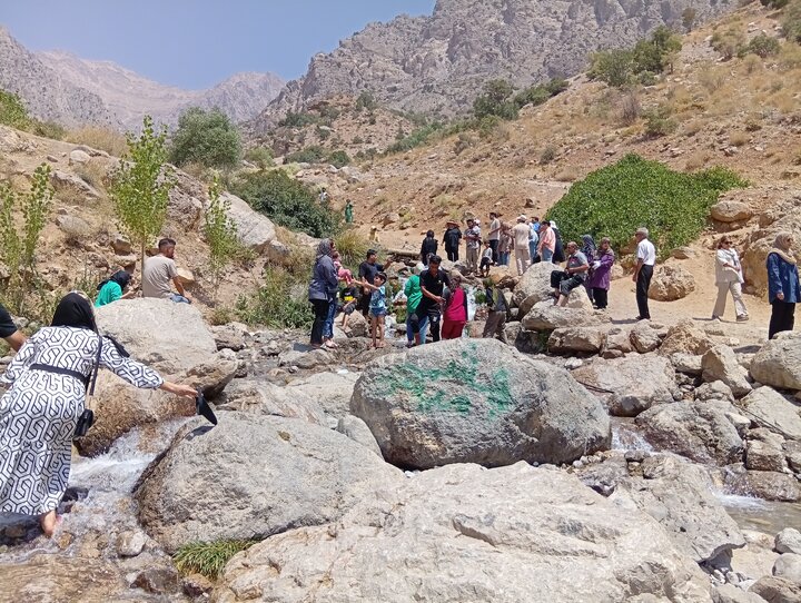 کوه‌گل با وجود زیرساخت‌های ضعیف در قرق مسافران و گردشگران + فیلم