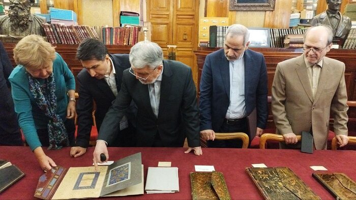 صالحی: فهرستواره نسخ خطی فارسی در روسیه تهیه میشود
