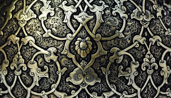 قلم‌زنی؛ روایت تاریخ و فرهنگ بر صفحه‌های فلزی