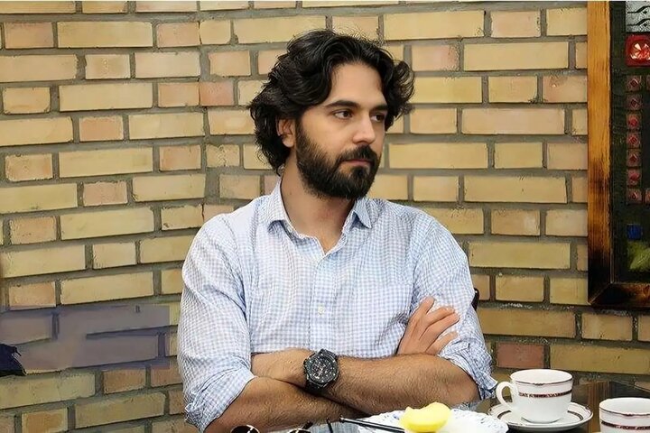 پاشا رستمی کیست؟ + بیوگرافی، آثار هنری، تصاویر و معرفی همسر پاشا رستمی