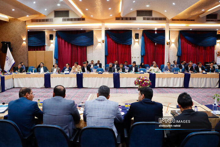 نشست تخصصی معاونین حمل‌و‌نقل و ترافیک کلان‌شهرهای ایران