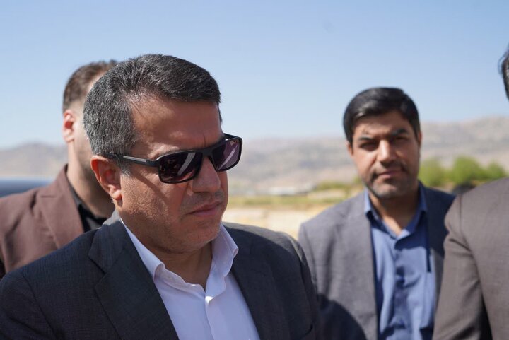 عملیات آسفالت راه روستایی «نرگاه» بویراحمد در حال اجرا است