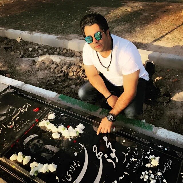 امید جهان؛ بیوگرافی، زندگینامه، آثار و آخرین وضعیت پس از سکته قلبی