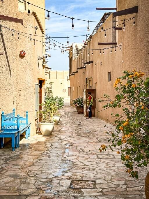 خیابانهای تاریخی دبی چگونه بر گرمای شدید غلبه میکنند؟