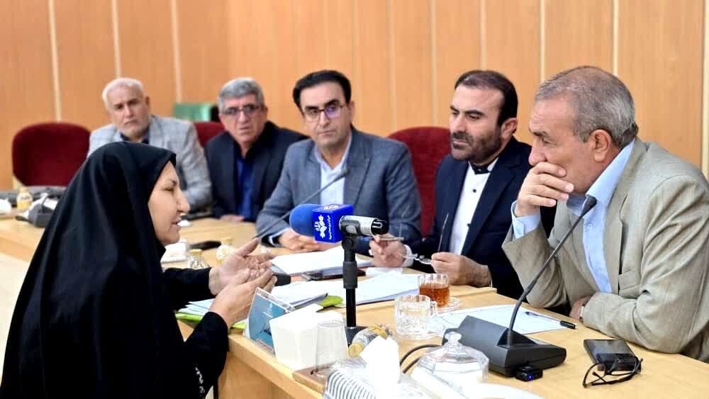 بررسی ۸۰۰ پرونده در ملاقات مردمی استاندار کهگیلویه و بویراحمد