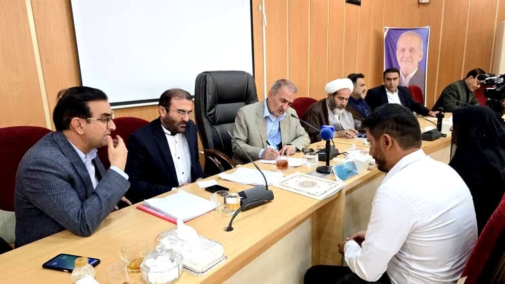 بررسی ۸۰۰ پرونده در ملاقات مردمی استاندار کهگیلویه و بویراحمد
