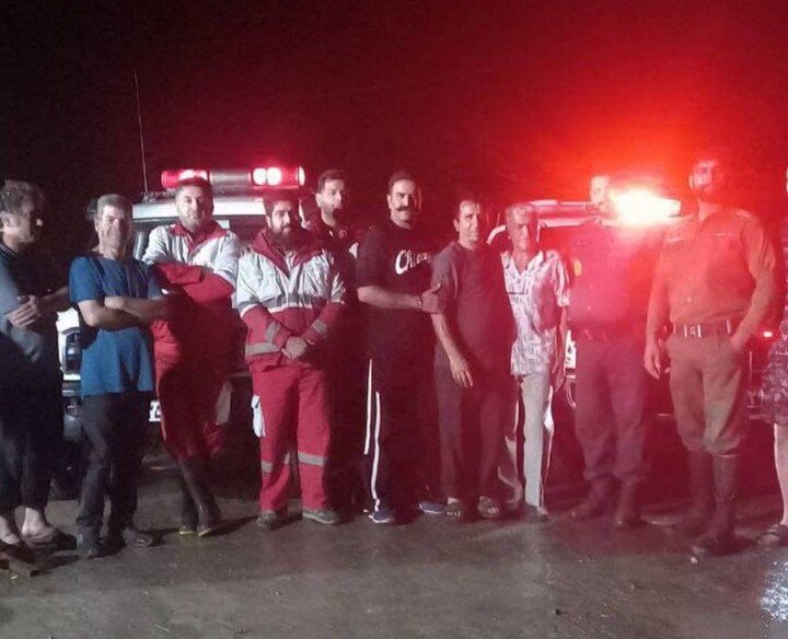 نجات ۲۰ گردشگر گمشده در جنگل‌های لفور سوادکوه شمالی