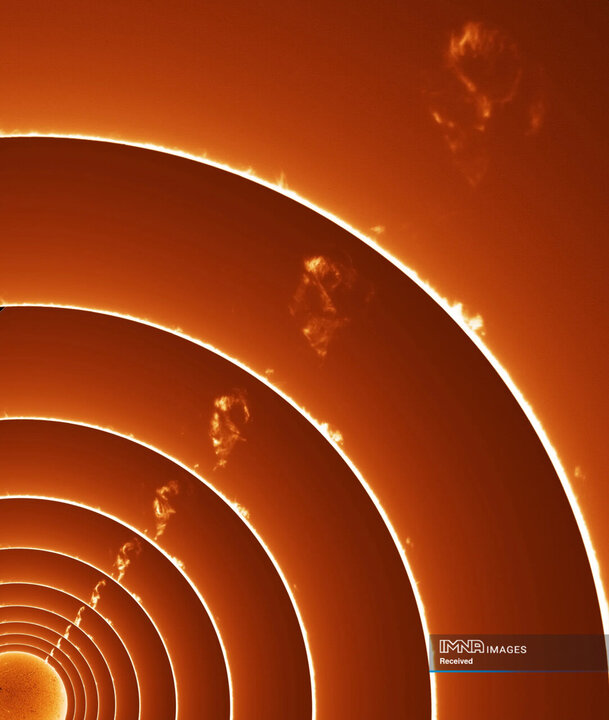 فوران یک زبانه خورشیدی عظیم را ثبت می‌کند که از یک برآمدگی کوچک از سطح خورشید سرچشمه گرفته و قبل از ناپدید شدن در فضای خالی، به یک ساختار پلاسمای عظیم گسترش یافته است. این عکاس در فوجیان، چین، با استفاده از ۱۱ تصویر که با فاصله حدود ۱۲ دقیقه گرفته شده‌اند، کل این رویداد آسمانی را ثبت کرده است - گویی خورشید خمیازه کیهانی کشیده است.