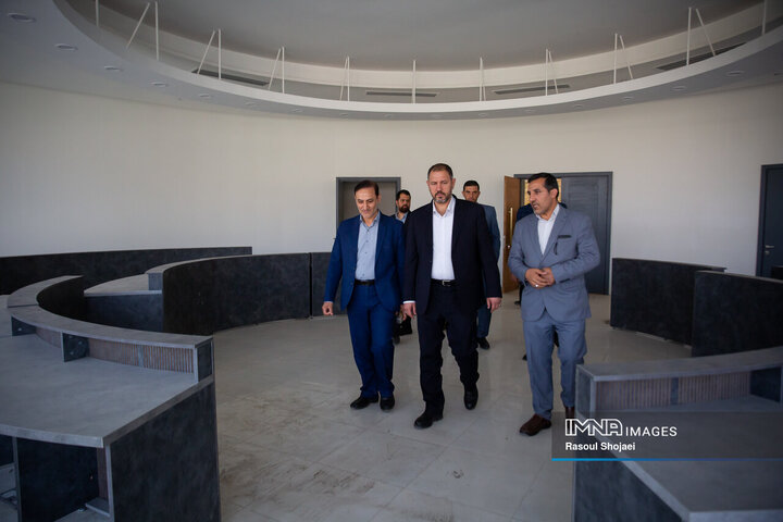 بازدید رئیس شورای عالی استان‌ها از پردیس سینمایی شهر رویاها و مرکز همایش‌های اصفهان
