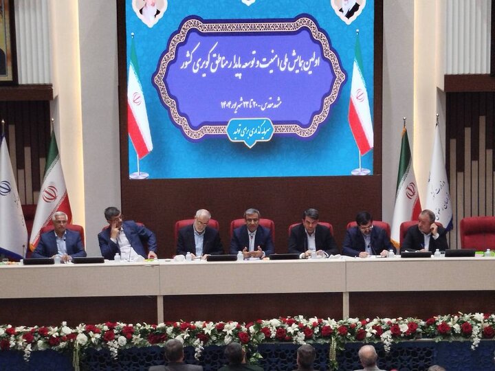 برای توسعه کشور باید از ظرفیت مناطق کویری استفاده کرد