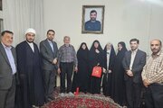 دیدار مدیر منطقه ۱۰ اصفهان با خانواده شهید یسلیانی؛ تجلی وفاداری به ارزش‌های انقلاب