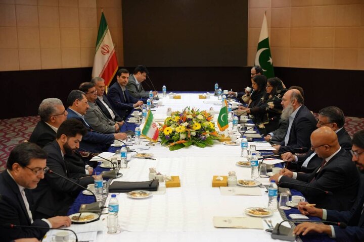 تأکید ایران و پاکستان بر افزایش تبادلات تجاری تا ۱۰ میلیارد دلار