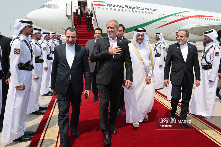 ورود رئیس جمهور به دوحه