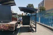 نصب سایه‌بان‌های جدید ایستگاه‌های اتوبوس در منطقه ۸ اصفهان