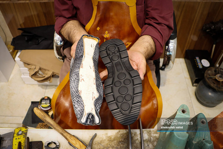 داستان چرم و کفش