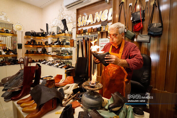 داستان چرم و کفش