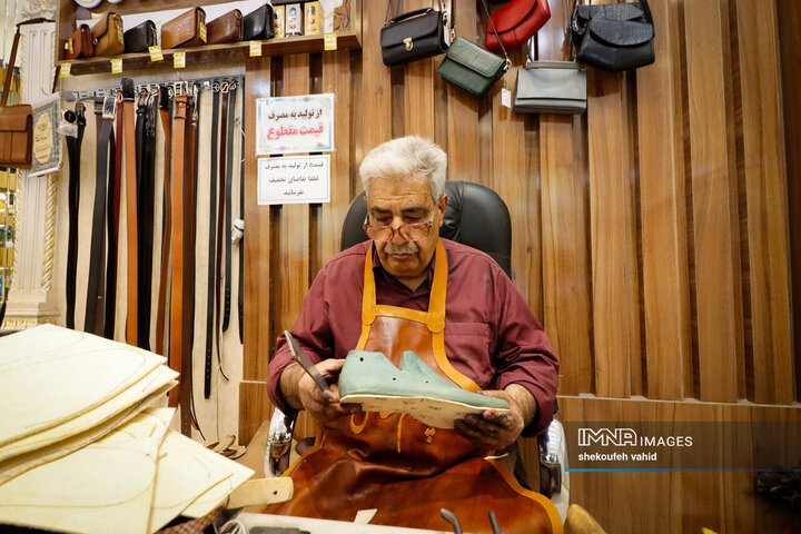 داستان چرم و کفش