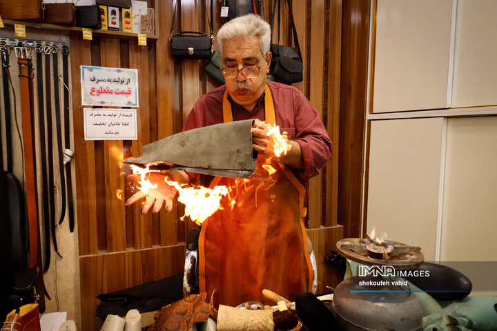 داستان چرم و کفش