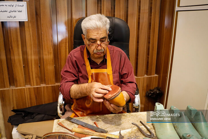 داستان چرم و کفش