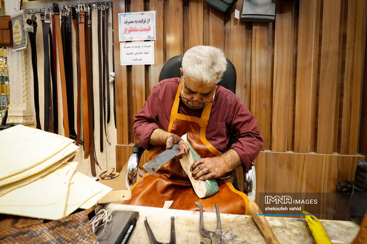 داستان چرم و کفش