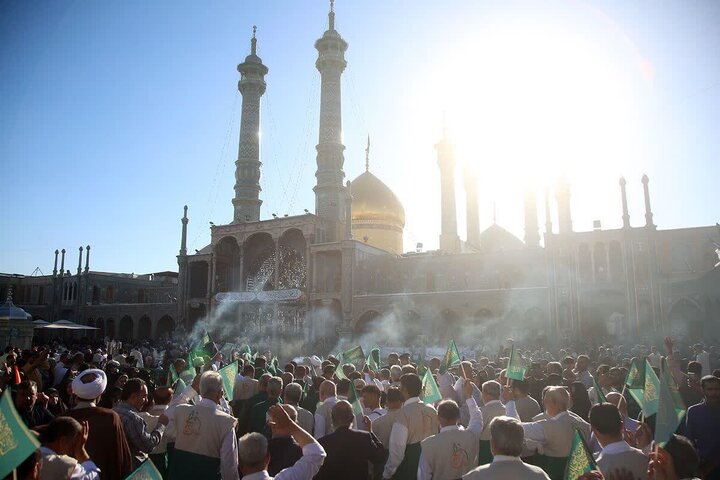 فیلم| جشن و سرور مردم قم در سالروز ورود حضرت معصومه