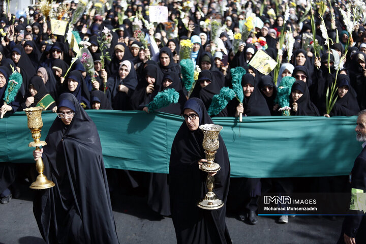 آیین استقبال از ورود کاروان نمادین حضرت معصومه(س) به شهر مقدس قم