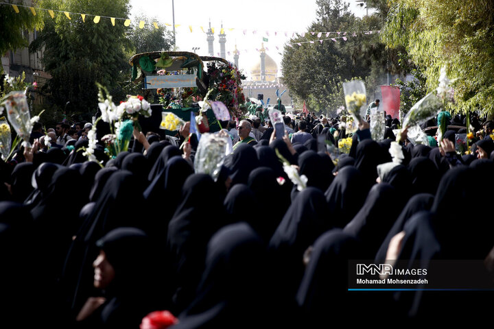 آیین استقبال از ورود کاروان نمادین حضرت معصومه(س) به شهر مقدس قم