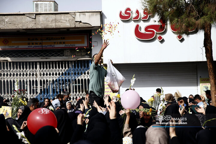 آیین استقبال از ورود کاروان نمادین حضرت معصومه(س) به شهر مقدس قم