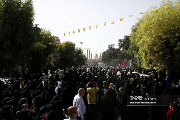 آیین استقبال از ورود کاروان نمادین حضرت معصومه(س) به شهر مقدس قم