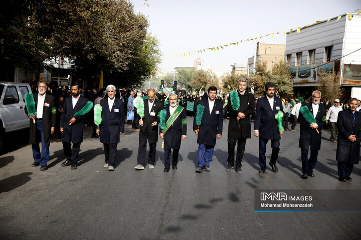 آیین استقبال از ورود کاروان نمادین حضرت معصومه(س) به شهر مقدس قم