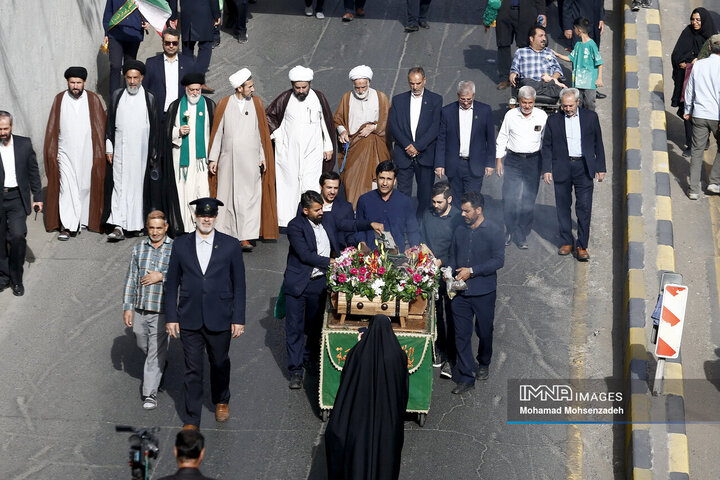 آیین استقبال از ورود کاروان نمادین حضرت معصومه(س) به شهر مقدس قم