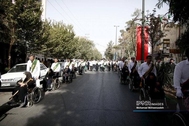 آیین استقبال از ورود کاروان نمادین حضرت معصومه(س) به شهر مقدس قم