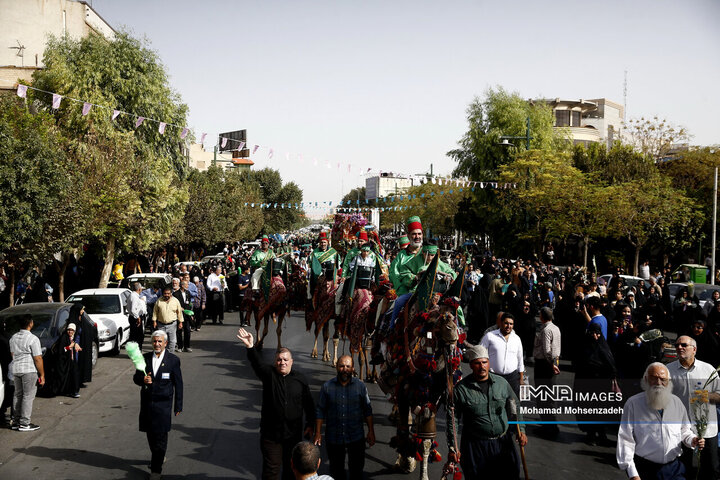 آیین استقبال از ورود کاروان نمادین حضرت معصومه(س) به شهر مقدس قم