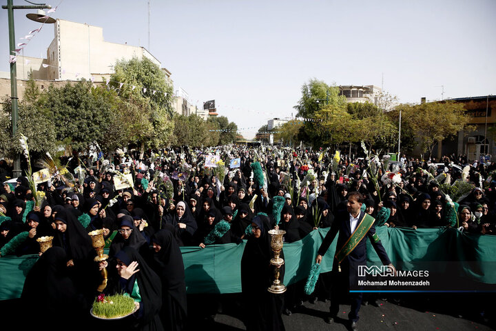 آیین استقبال از ورود کاروان نمادین حضرت معصومه(س) به شهر مقدس قم