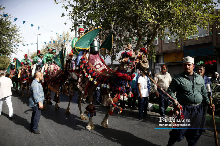 آیین استقبال از ورود کاروان نمادین حضرت معصومه(س) به شهر مقدس قم