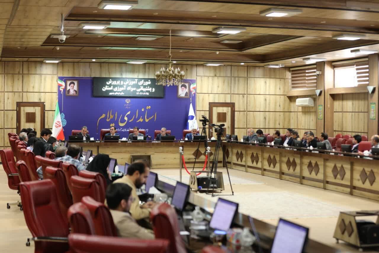 نظارت جدی بر بازار اقلام آموزشی و سرویس مدارس ضروری است