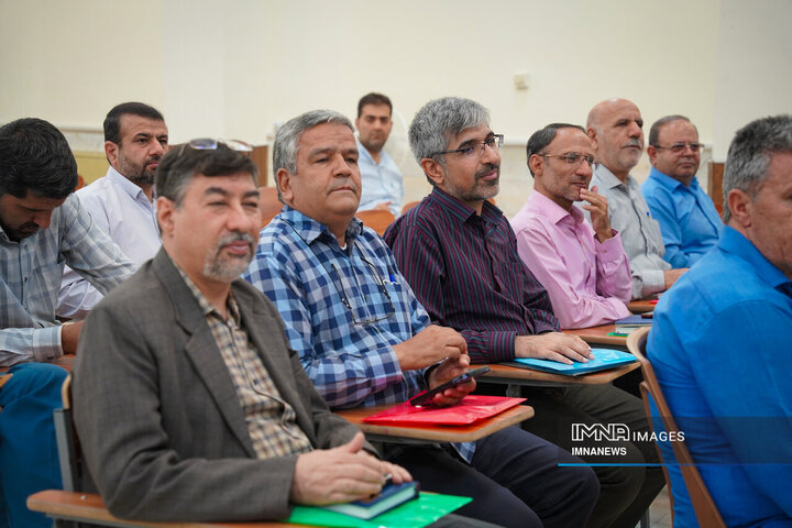 جلسه هماهنگی ستاد مهر 1404 منطقه 14 شهرداری اصفهان