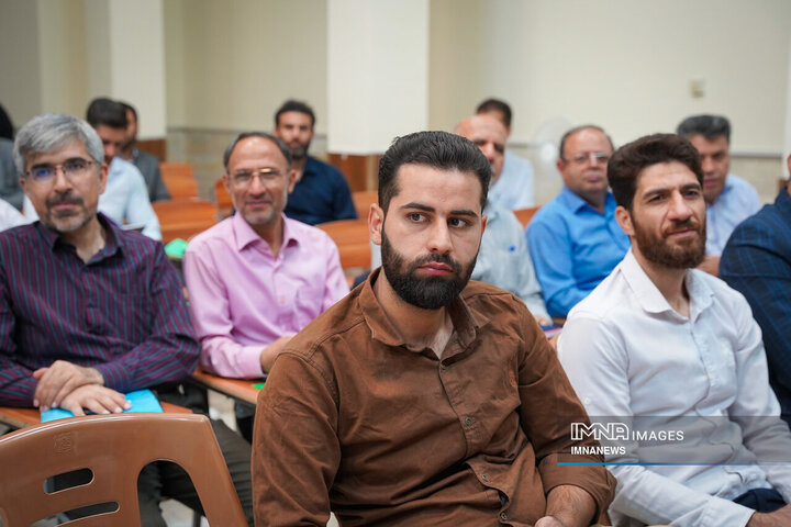 جلسه هماهنگی ستاد مهر 1404 منطقه 14 شهرداری اصفهان