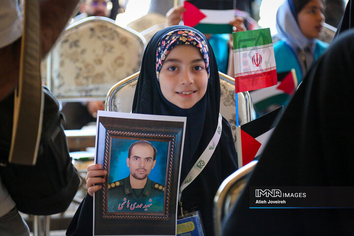 آیین رونمایی از پوستر سی‌و‌هفتمین جشنواره فیلم کودکان و نوجوانان