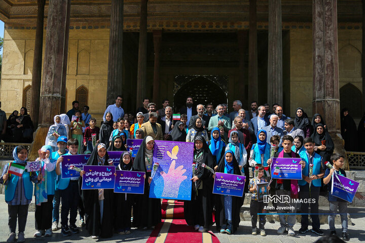 آیین رونمایی از پوستر سی‌و‌هفتمین جشنواره فیلم کودکان و نوجوانان