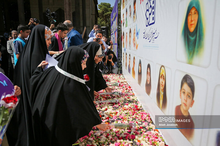 آیین رونمایی از پوستر سی‌و‌هفتمین جشنواره فیلم کودکان و نوجوانان