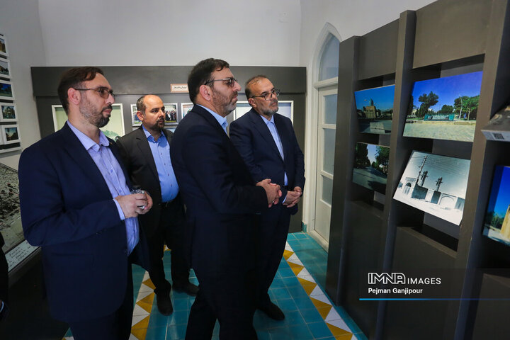 بازدید اعضای مجمع شهرهای تاریخی ایران از مجموعه تخت فولاد